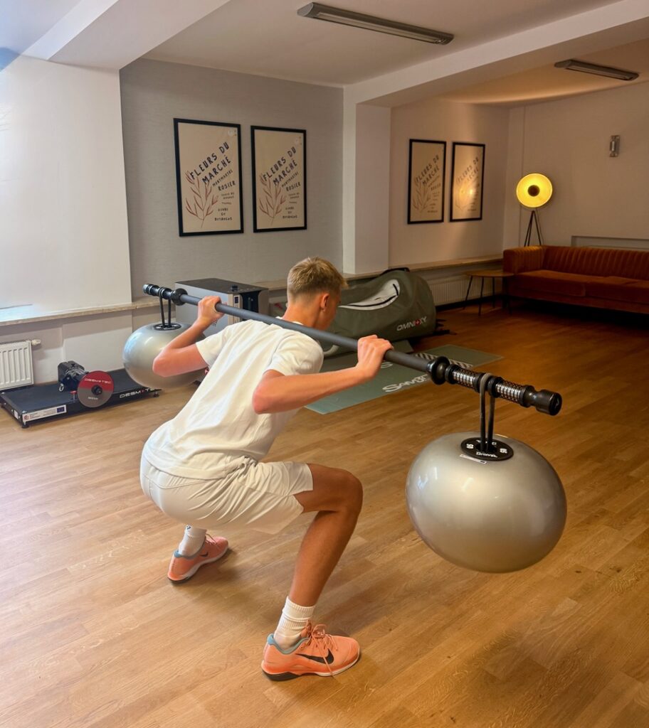 Trening neuromięśniowy ze sztangą Reax Lift w Alpina Body Lab